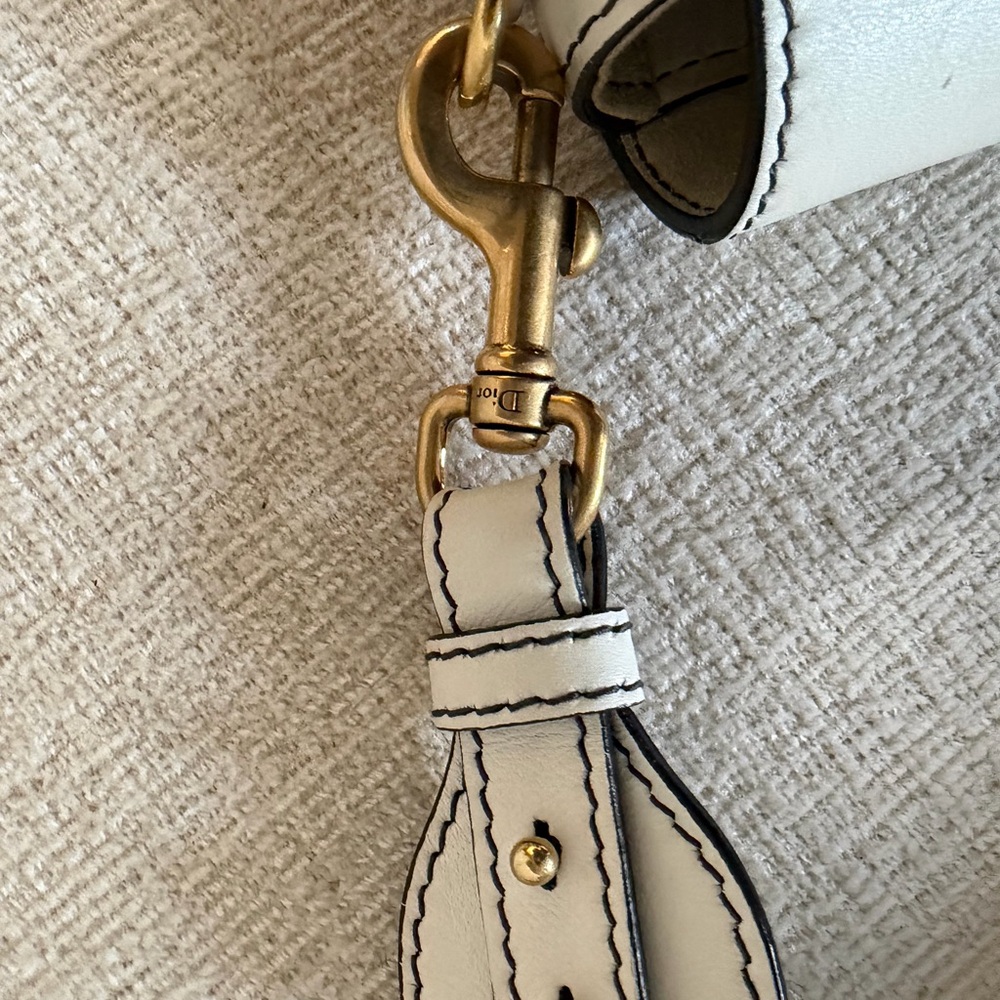 Dior White Crossbody Bag with Gold Logo - Picture 6 of 9